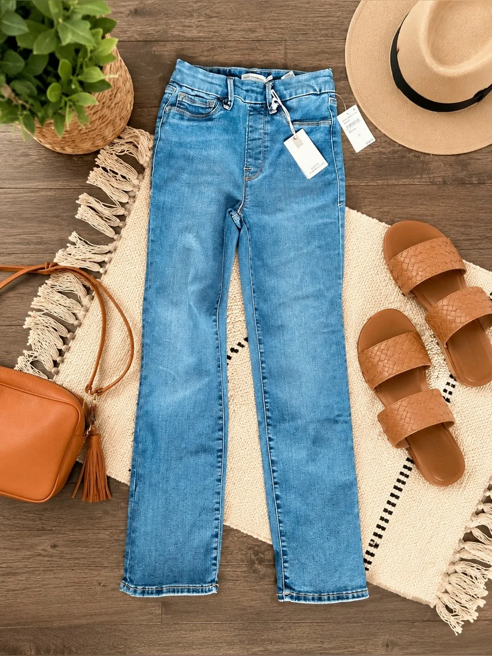 NWT Good American Pull-On Straight Jeans XS Light Wash Stretch Denim - Picture 1 of 6